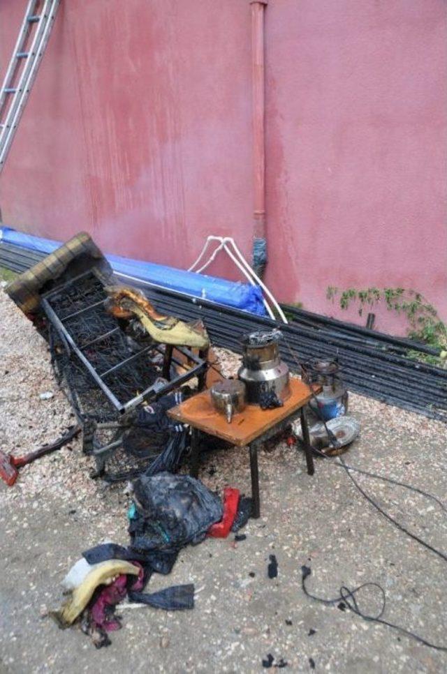 Dükkan Yangını Korkuttu 3