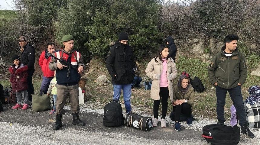 &Ccedil;anakkale&rsquo;de 34 Ka&ccedil;ak Yakalandı