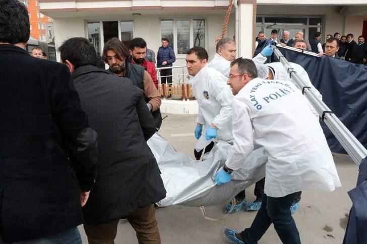 Amcasının Oğlu İle Karısını Vurup İntihar Etti G3