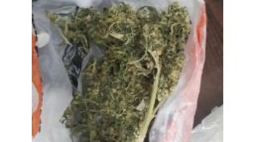 Satışa Hazır Uyuşturucuyu &Ccedil;atıda Buldular