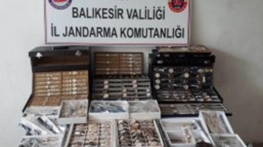 Jandarmadan Ka&ccedil;ak Saat Operasyonu