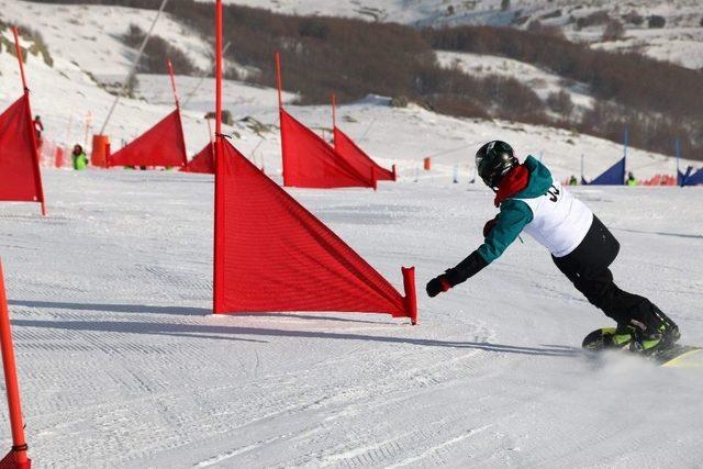 Snowboard Yarışları Tamamlandı