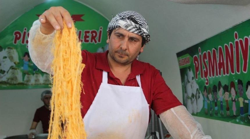 Şanlıurfa&rsquo;da İsotlu Pişmaniye &Uuml;retiliyor