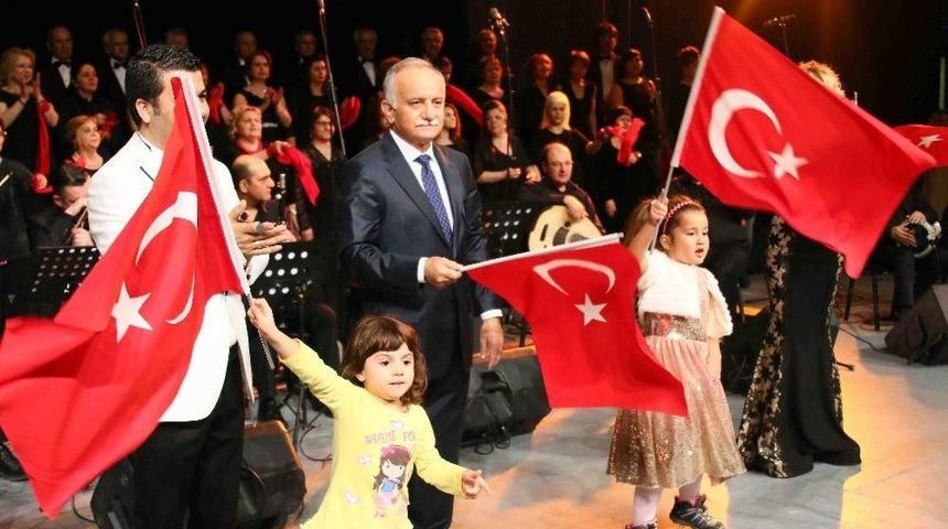 Bayraklı’da Sevenler İçin Özel Konser