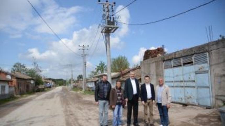 K&ouml;ylerde Elektrik Hatları Yenileniyor