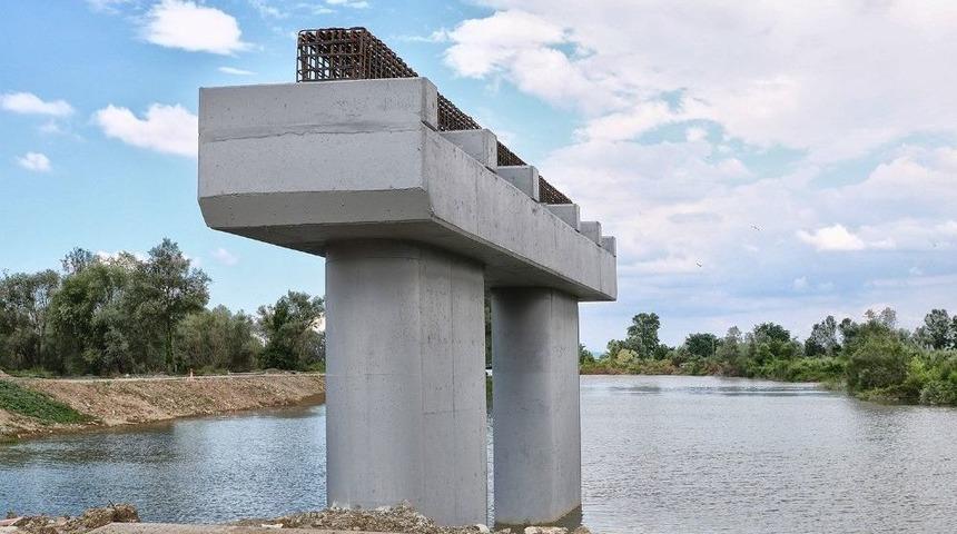 Arifiye&rsquo;ye 65 Metrelik Yeni K&ouml;pr&uuml; Yapılıyor