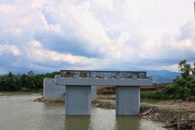 Arifiye’ye 65 Metrelik Yeni Köprü Yapılıyor