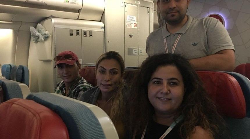 Tayland&rsquo;da Sivri Sineğin Isırıp Hasta Ettiği Oyuncu Leyla Bilginel İstanbul&rsquo;a Getirildi