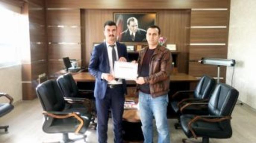 Okul M&uuml;d&uuml;r&uuml;ne Başarı Belgesi