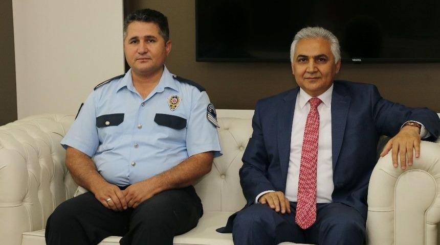Kent Konseyinden Duyarlı Polise Plaket