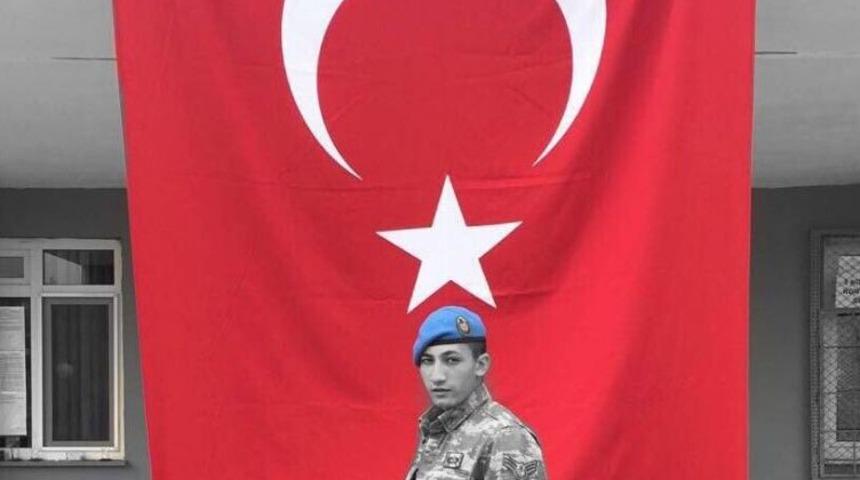 Afrin Kahramanı Trafik Kazasında Hayatını Kaybetti