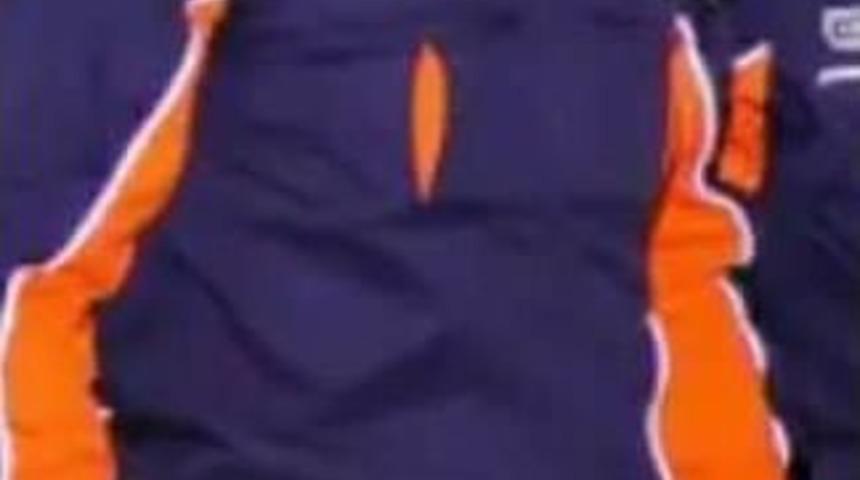 Fatih&rsquo;teki Otel Yangınında Yaralanan İtfaiyeci Yaşam M&uuml;cadelesi Veriyor