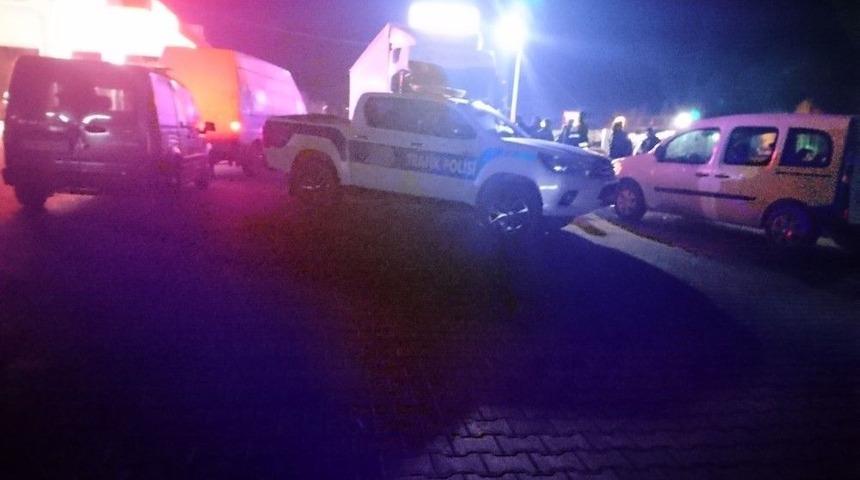 Polisten Ka&ccedil;an Tır Şof&ouml;r&uuml;n&uuml; K&ouml;yl&uuml;ler Buldu