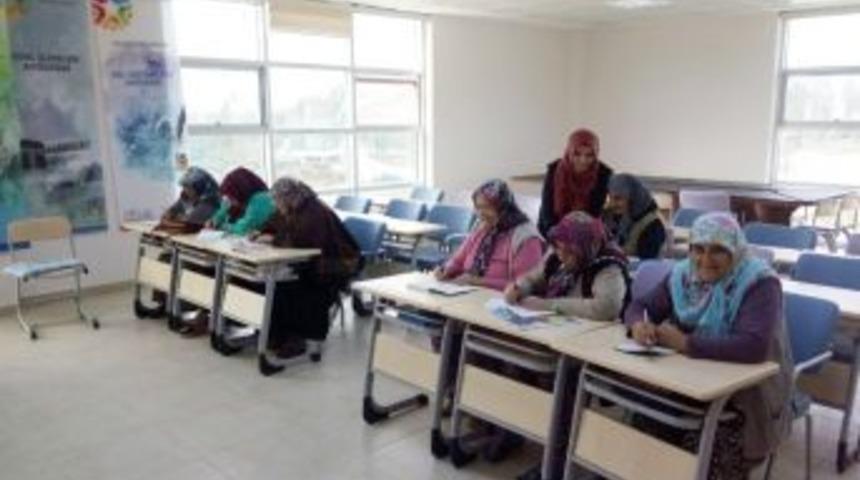 Okuma Yazma Seferberliği&rsquo;nde İlk Ders Heyecanı