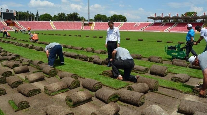 Atat&uuml;rk Stadının &Ccedil;imleri S&ouml;k&uuml;lmeye Başladı