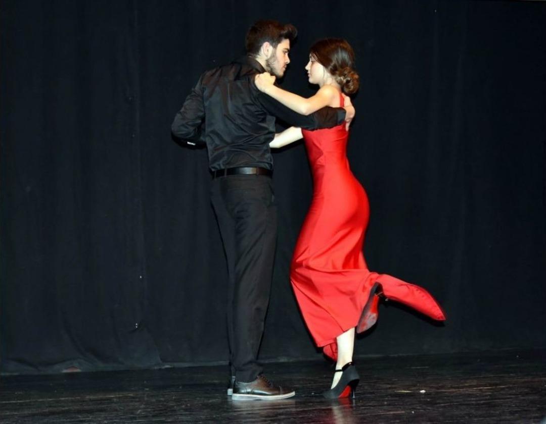 D&uuml;nya Dans G&uuml;n&uuml;&rsquo;nde &rsquo;barış&rsquo; İ&ccedil;in Dans Ettiler