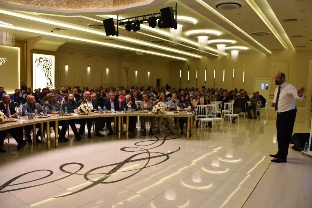 Niksar Belediye Başkanı &Ouml;zcan, "4 Yılda 159 Projenin 127 Tanesini Tamamladık"