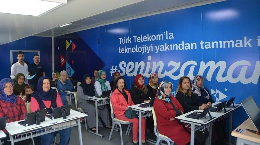 T&uuml;rk Telekom&rsquo;dan Korkutelili Kadınlara Teknoloji Eğitimi