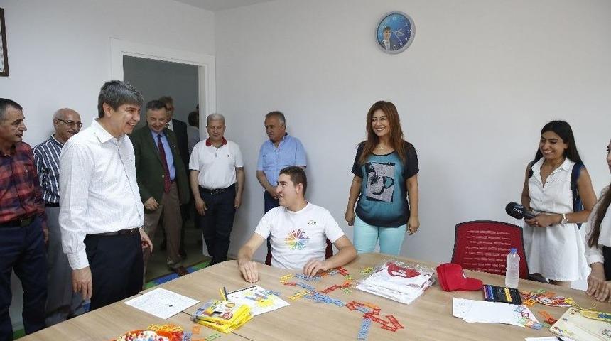 Sosyal Projelere Ebru T&uuml;rel Damgası