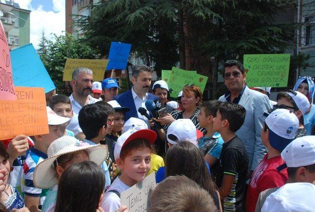 Şehri Temiz Tutmaya Yardımcı Olan Miniklere Ödül