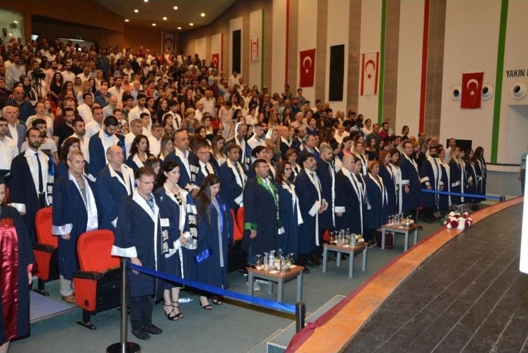 Yakın Doğu &Uuml;niversitesinde Mezuniyet G&uuml;n&uuml;