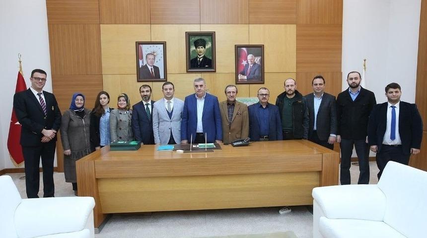 Yeşilay Derneği Başkan To&ccedil;oğlu&rsquo;nu Ziyaret Etti