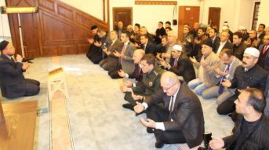 Mahalle Muhtarı Şehitler İ&ccedil;in Hatim Duası Okuttu