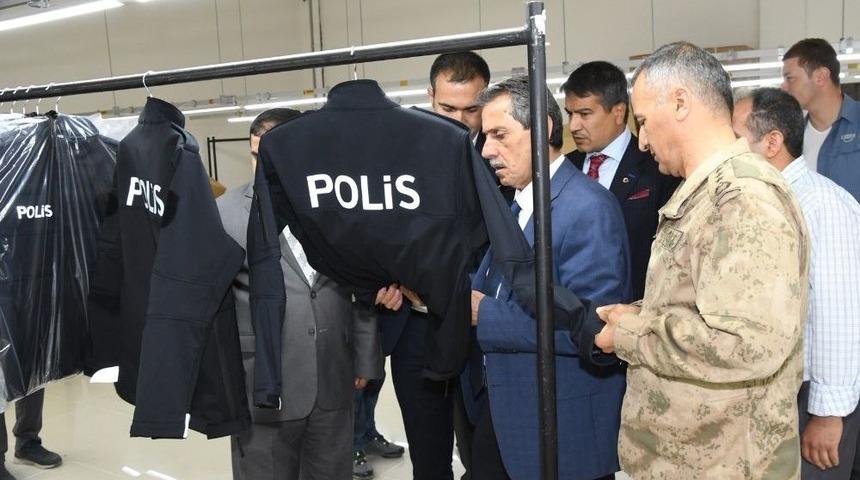 T&uuml;rk Polis Teşkilatının &Uuml;niformaları Adıyaman&rsquo;da &Uuml;retiliyor
