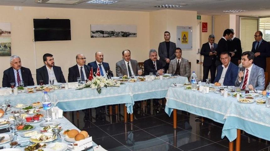 Vali Demirtaş: "okul Yapmak İ&ccedil;in Parasal Hi&ccedil;bir Sıkıntımız Yok"