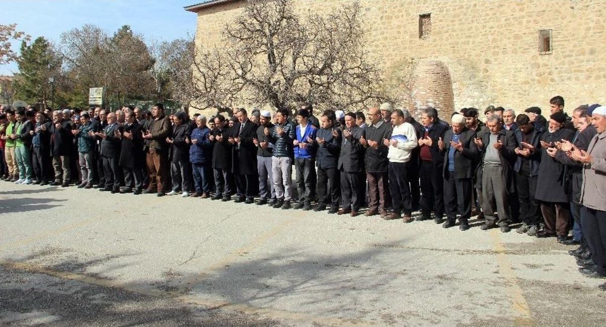 Elazığ&rsquo;da Kar Duası