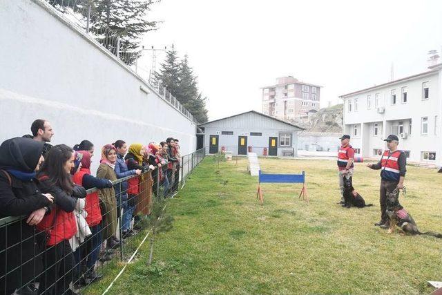 Gen&ccedil;lerden Jandarmaya Destek Ziyareti 1