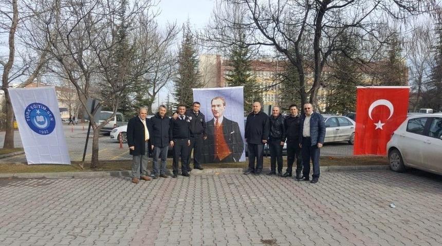 T&uuml;rk Eğitim Sen&rsquo;den Mehmet&ccedil;ik İ&ccedil;in Kan Bağışı