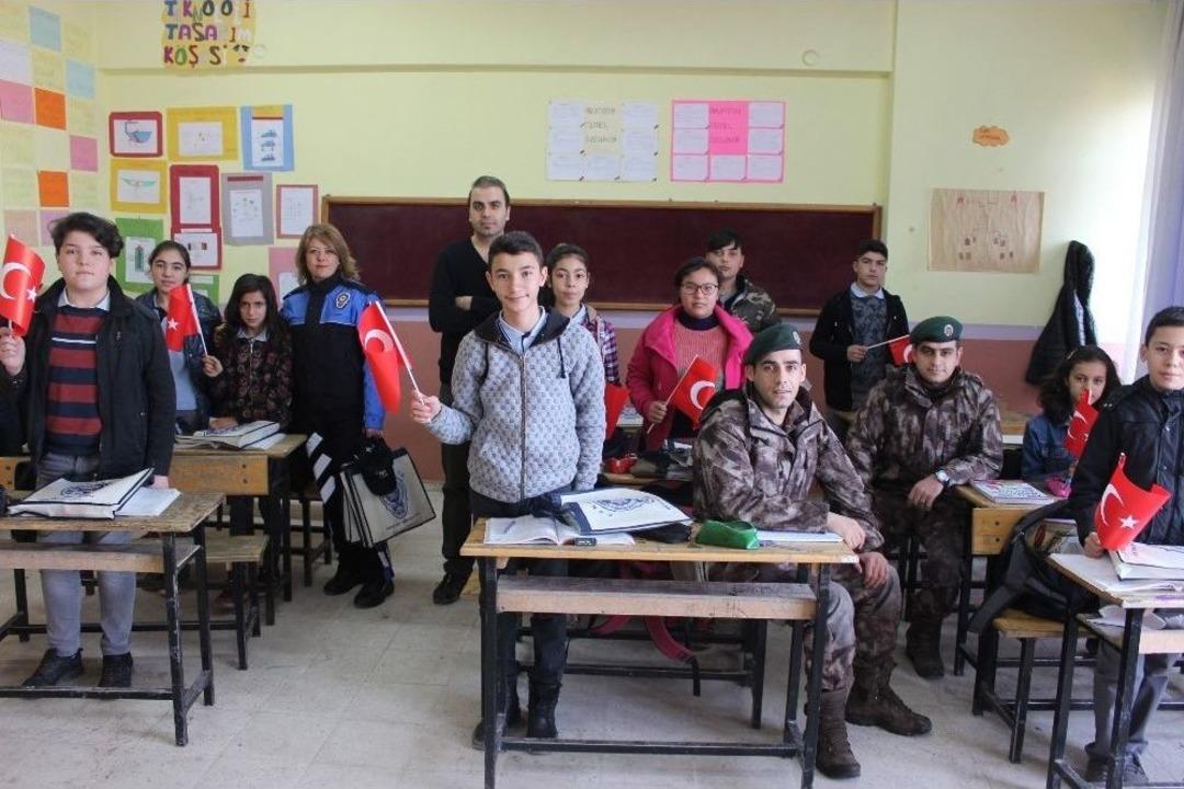 Şehit Polisin Adı Z K&uuml;t&uuml;phane İle Yaşayacak