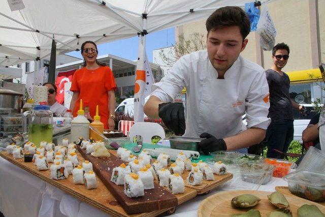 İzmir Ekonomi’den Enginara Farklı Yorumlar