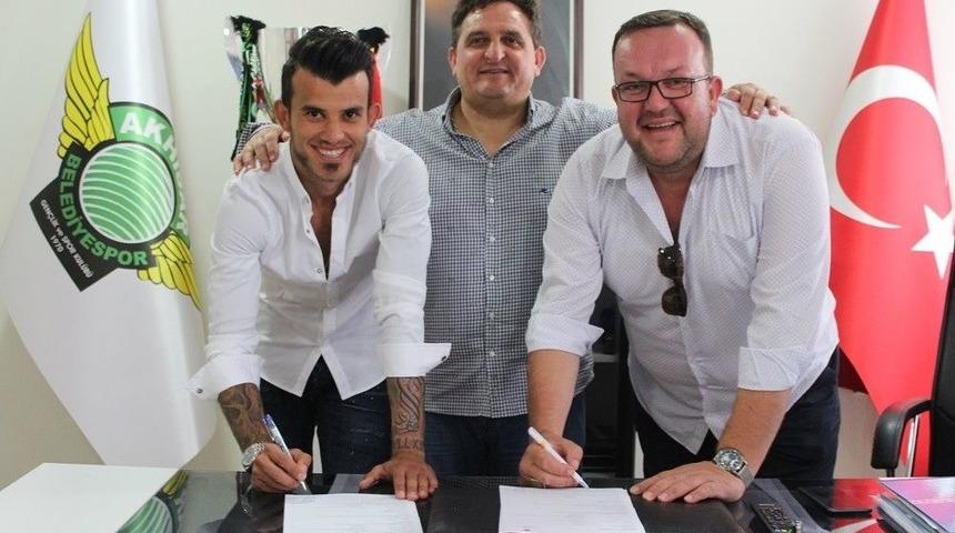 Akhisar Belediyespor’da Güray Vural İmzayı Attı