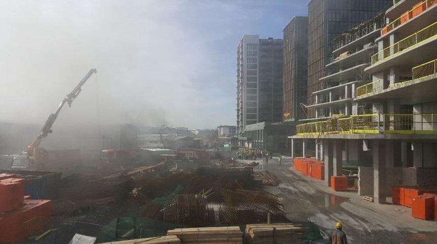 Ataköy’de İnşaat İşçilerin Şantiyesinde Yangın Çıktı