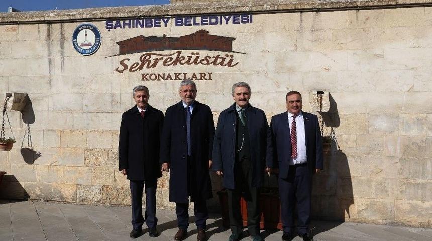 Milletvekilleri Şahinbey&rsquo;de G&uuml;n Y&uuml;z&uuml;ne &Ccedil;ıkarılan Konakları