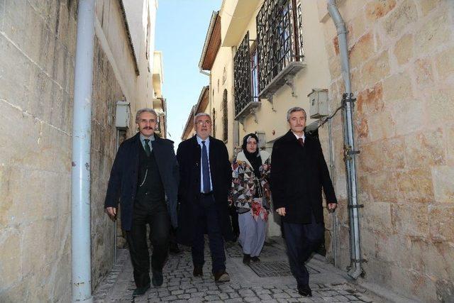 Milletvekilleri Şahinbey’de Gün Yüzüne Çıkarılan Konakları