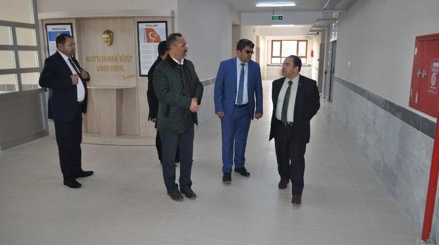 Kaymakam Arslan, Okul İnşaatında İncelemelerde Bulundu