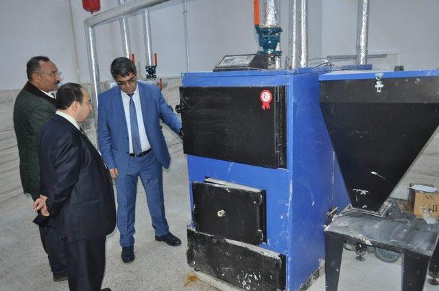 Kaymakam Arslan, Okul İnşaatında İncelemelerde Bulundu 1