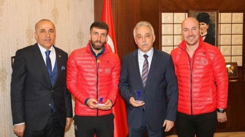 Vali Toprak, Başarılı Sporcuyu Makamında Kabul Etti