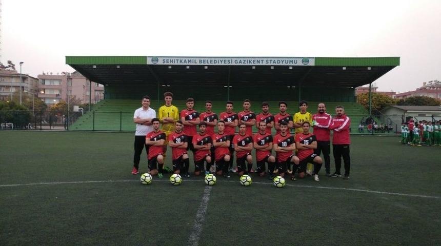 Yeşil Sahada Başarı &Ouml;yk&uuml;s&uuml; Yazıldı