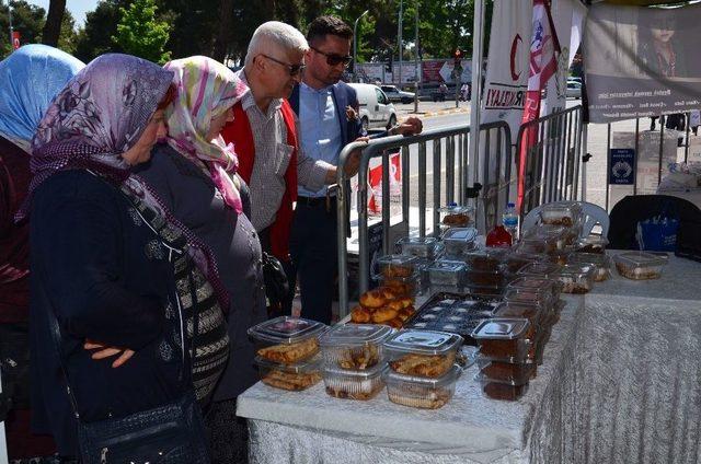 Üniversite Öğrencileri Afrin’e Destek İçin Kermes Düzenledi.