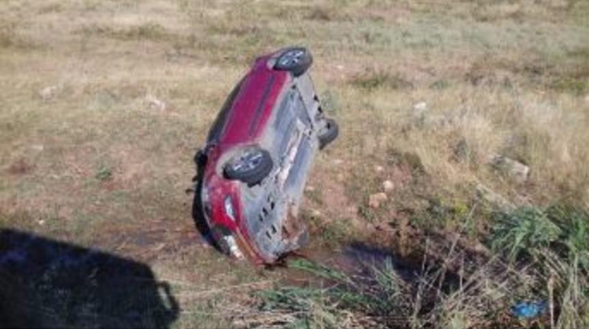 Otomobil Takla Atıp Şarampole Yuvarlandı