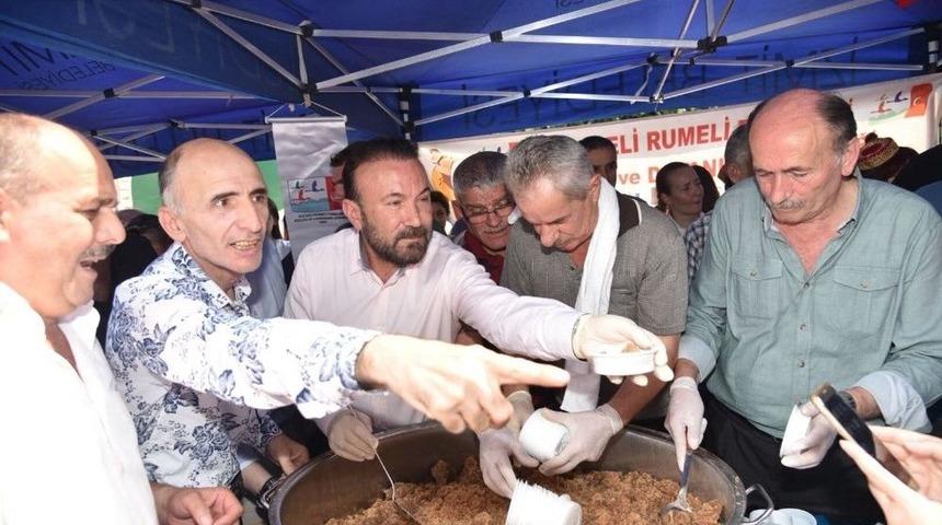 İzmit&rsquo;te Helva Şenliğine B&uuml;y&uuml;k İlgi