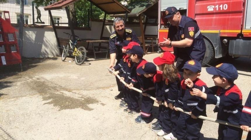 Minikler Yangına Karşı Eğitiliyor