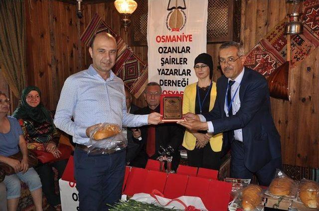 Geleneksel Ekmek Ödüllü Şiir Yarışması’nda Dereceye Girenlere Ödülleri Verildi