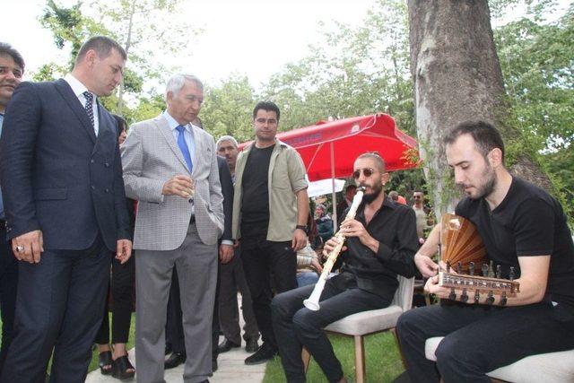 Isparta Atatürk Parkı Belediye İşletmeciliğinde Hizmete Açıldı
