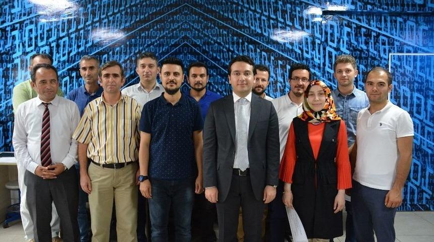 Kodlama Ve Robotik Eğitimini Alan Kursiyerlere Sertifikaları Verildi