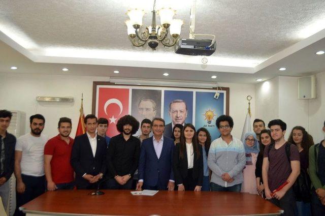 18 Yaşını Doldurdu, Ak Parti Mardin Milletvekili Aday Adayı Oldu